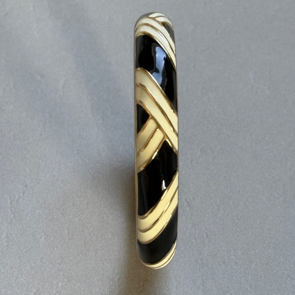 J. CREW Bracelet Bangle Enamel Pattern Black Cream Gold Casual Chunky Vintage A - Picture 2 of 5